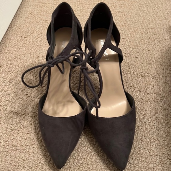 Nine West grey suede pumps with ties size 10 - Picture 2 of 5